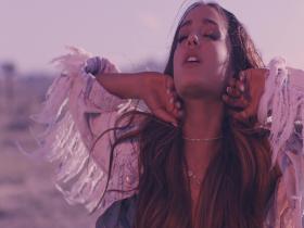 Ariana Grande Into You (BD)